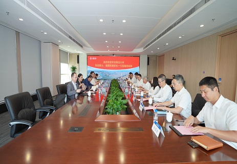 華東師范大學張經院士、副校長施國躍一行到訪四航院