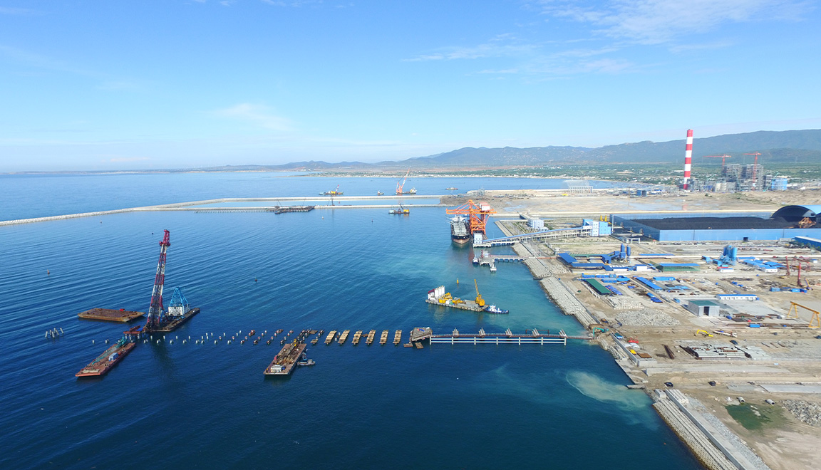 越南永新電廠二期工程2×600MW機(jī)組煤碼頭及防波堤工程