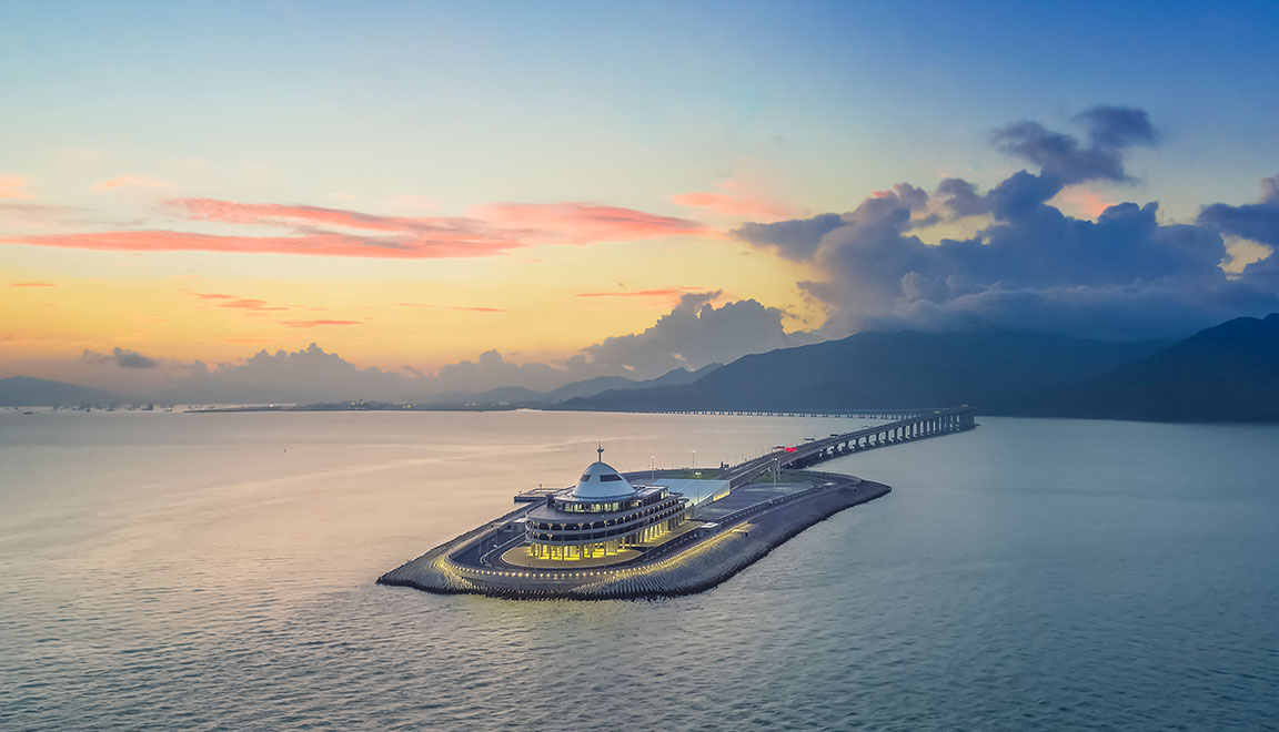 港珠澳大橋主體工程島隧工程