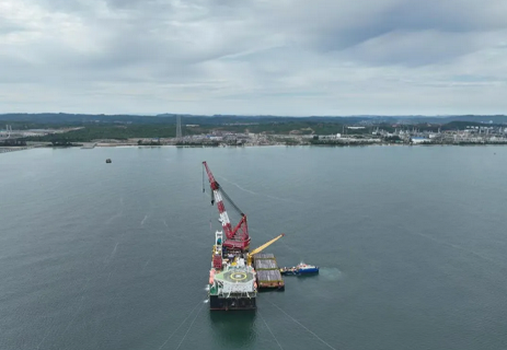中交馬來西亞砂拉越沙馬拉組天然氣管線EPCIC項目首站近岸段管道拖拉作業圓滿完成